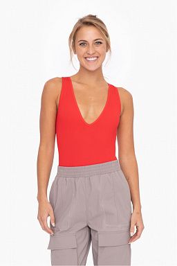 Ribbed Seamless Scoop-Neck